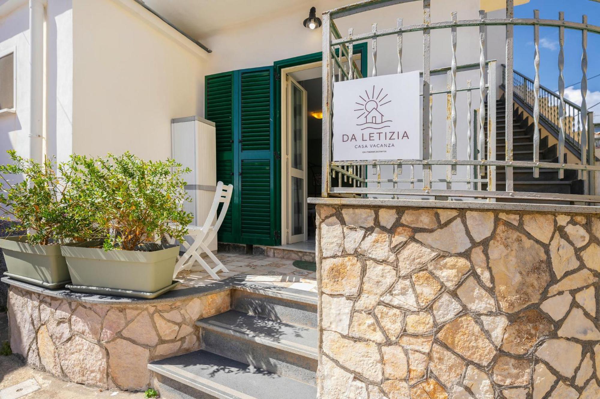 Da Letizia Casa Vacanze A Прочида Экстерьер фото